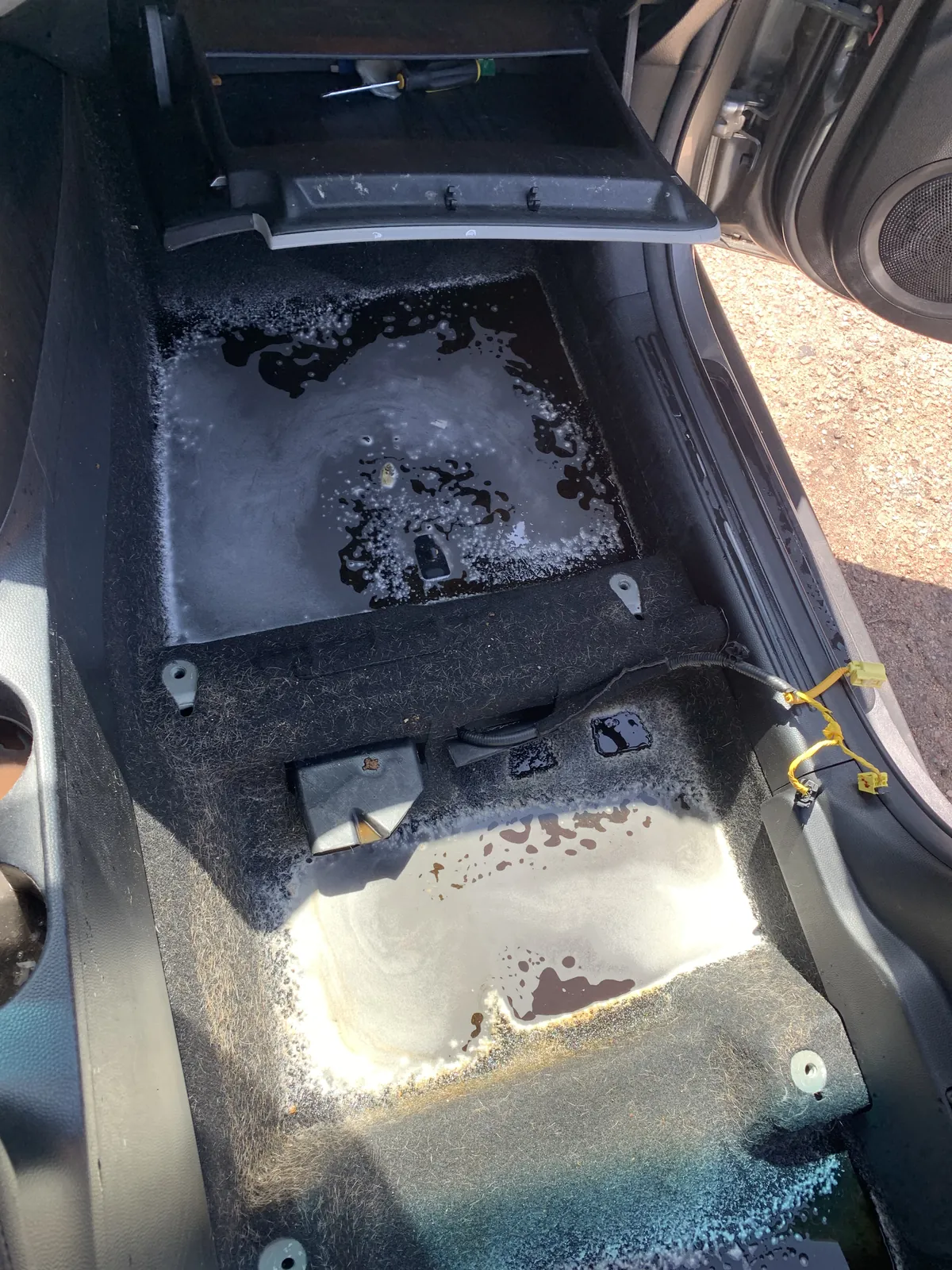 Vehicle floor during a deep interior reset