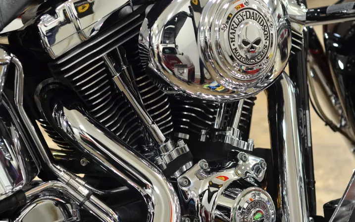 Chrome Harley-Davidson V-twin engine with skull air cleaner cover after a deep clean